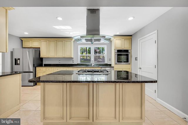 9709 CONNECTICUT AVE, Kensington, MD 20895