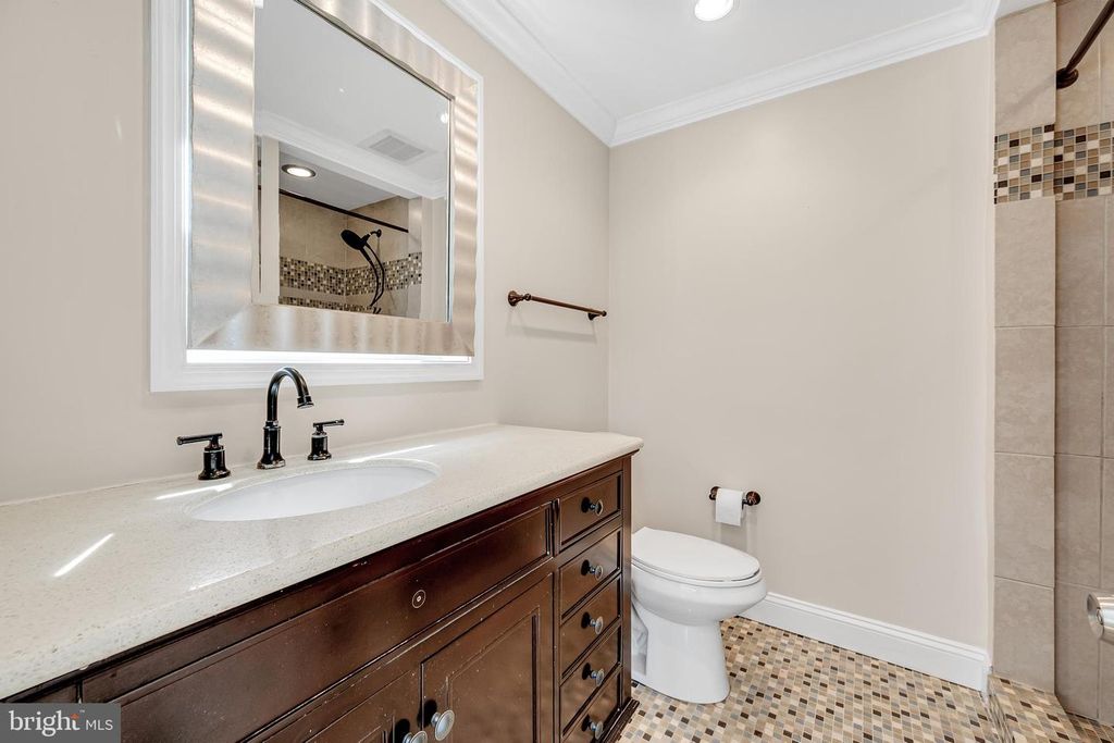 Image 24 of property listing at 9709 CONNECTICUT AVE, Kensington, MD 20895