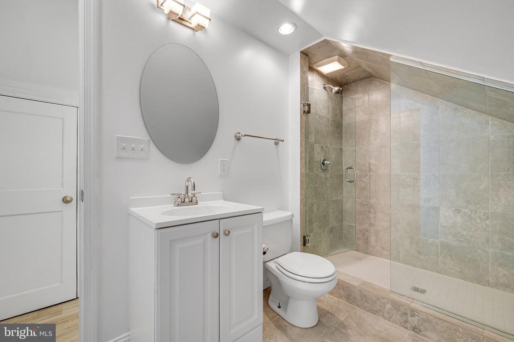 Image 27 of property listing at 9709 CONNECTICUT AVE, Kensington, MD 20895