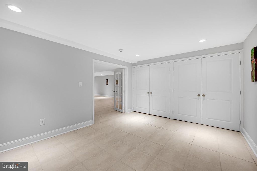 Image 29 of property listing at 9709 CONNECTICUT AVE, Kensington, MD 20895