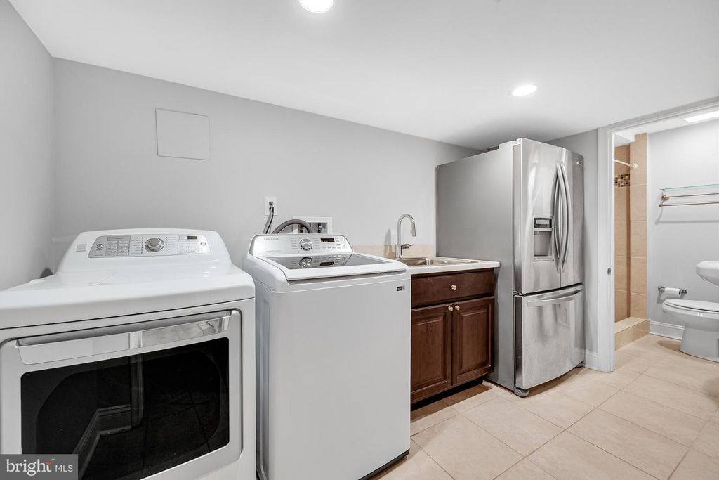 Image 31 of property listing at 9709 CONNECTICUT AVE, Kensington, MD 20895