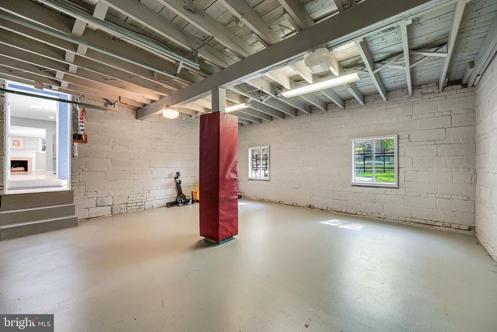 Image 32 of property listing at 9709 CONNECTICUT AVE, Kensington, MD 20895