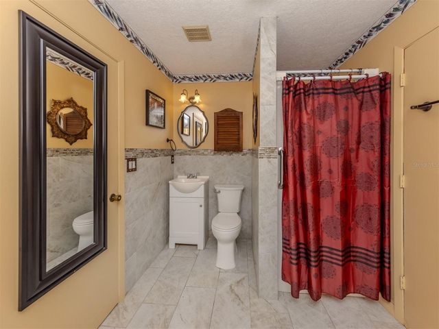 1028 LILLIAN STREET, Venice, FL 34285