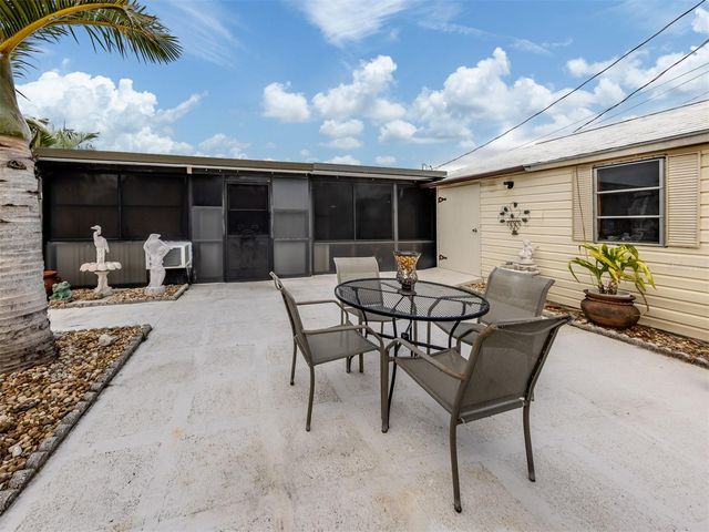 1028 LILLIAN STREET, Venice, FL 34285