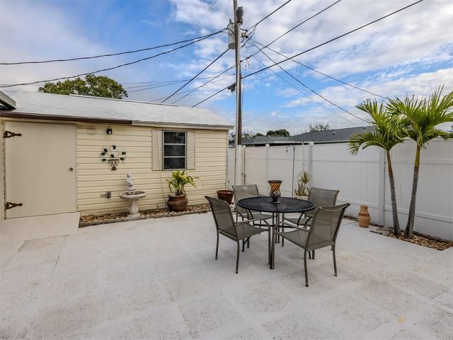 1028 LILLIAN STREET, Venice, FL 34285