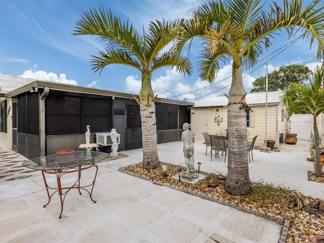 1028 LILLIAN STREET, Venice, FL 34285