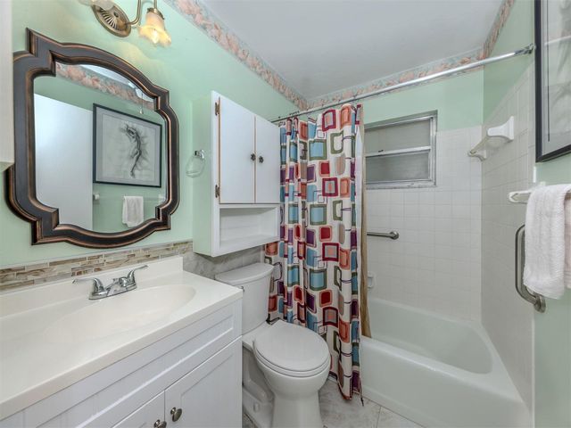 1028 LILLIAN STREET, Venice, FL 34285