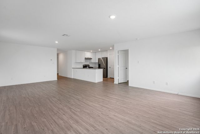10742 Hernando Ct., Converse, TX 78109
