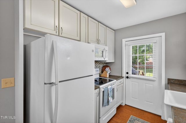 1560 East Sevier Avenue, Kingsport, TN 37664