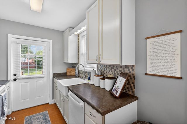 1560 East Sevier Avenue, Kingsport, TN 37664