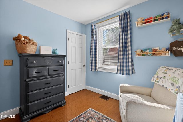 1560 East Sevier Avenue, Kingsport, TN 37664