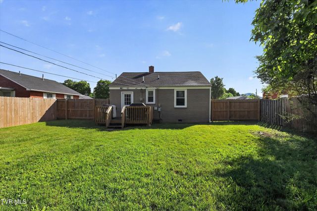 1560 East Sevier Avenue, Kingsport, TN 37664