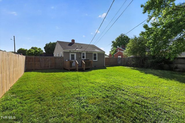 1560 East Sevier Avenue, Kingsport, TN 37664