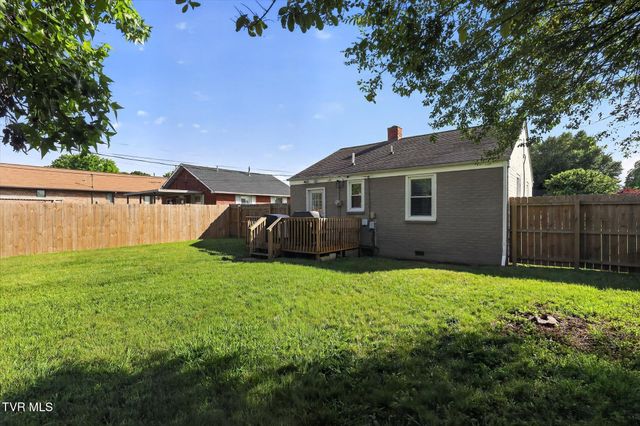1560 East Sevier Avenue, Kingsport, TN 37664