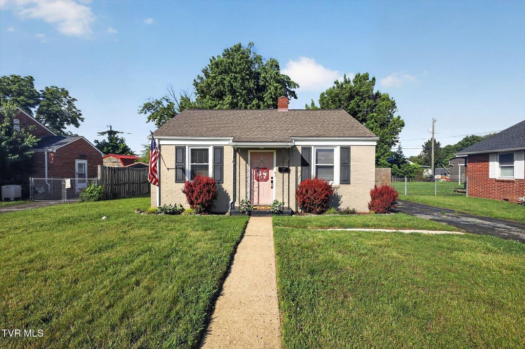1560 East Sevier Avenue, Kingsport, TN 37664