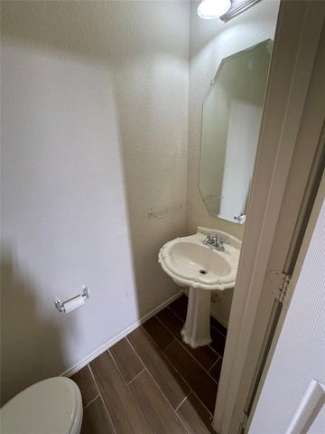 1700 Kemah DR, Austin, TX 78748