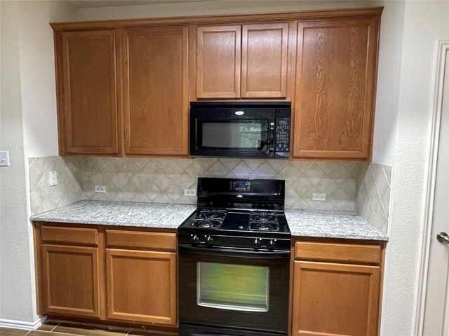 1700 Kemah DR, Austin, TX 78748