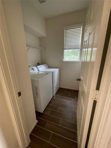 1700 Kemah DR, Austin, TX 78748