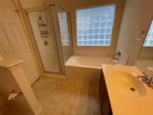 1700 Kemah DR, Austin, TX 78748