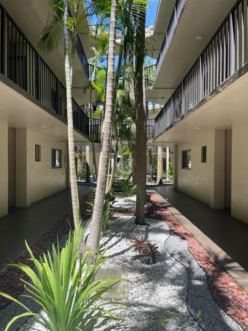 5130 Las Verdes Circle 102, Delray Beach, FL 33484