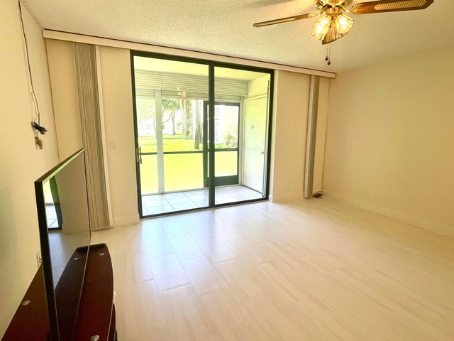 5130 Las Verdes Circle 102, Delray Beach, FL 33484