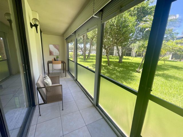 5130 Las Verdes Circle 102, Delray Beach, FL 33484