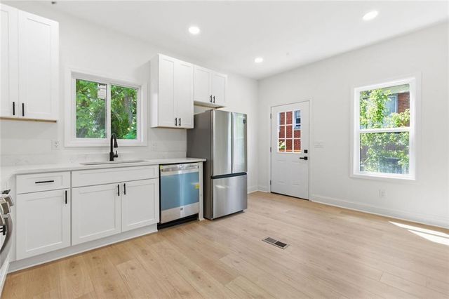 386 Mathewson Place SW, Atlanta, GA 30310