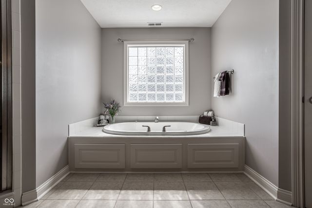 6649 Braemar Avenue S, Noblesville, IN 46062