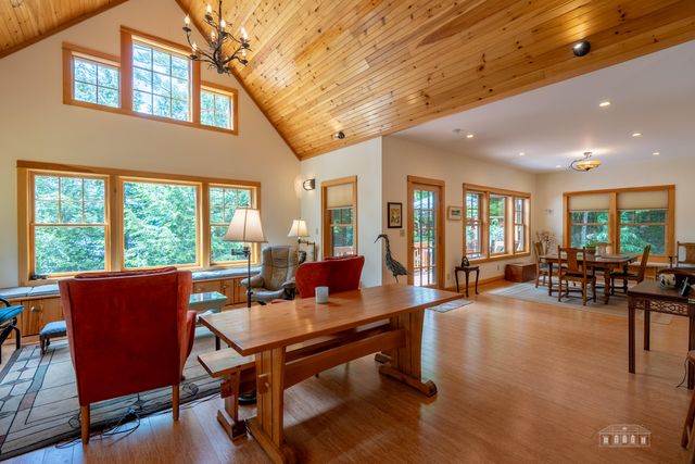 163 Riverside Drive, Saranac Lake, NY 12983