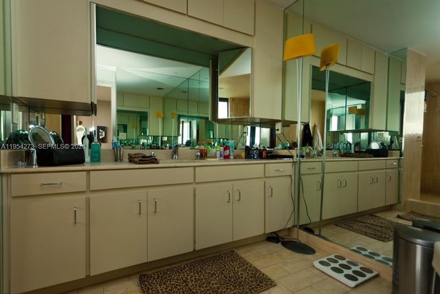 1000 Venetian Way 1501, Miami, FL 33139