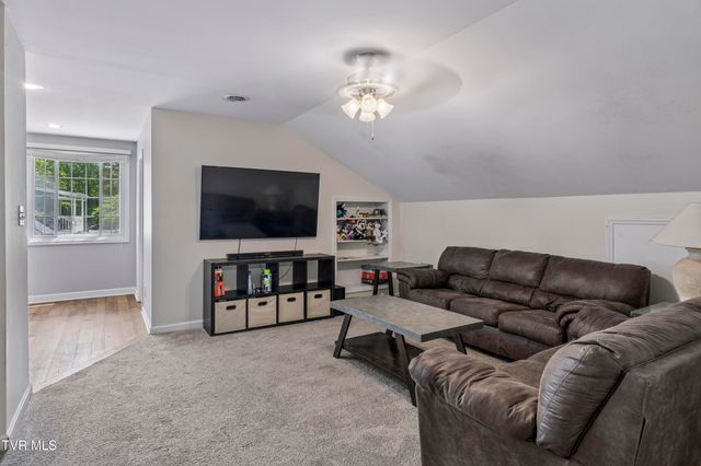 131 Olgia Lane, Johnson City, TN 37604