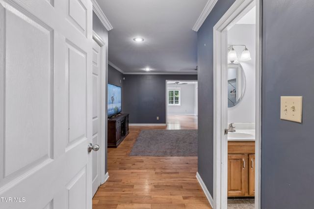 131 Olgia Lane, Johnson City, TN 37604