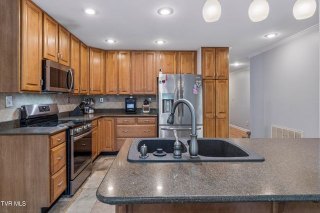131 Olgia Lane, Johnson City, TN 37604
