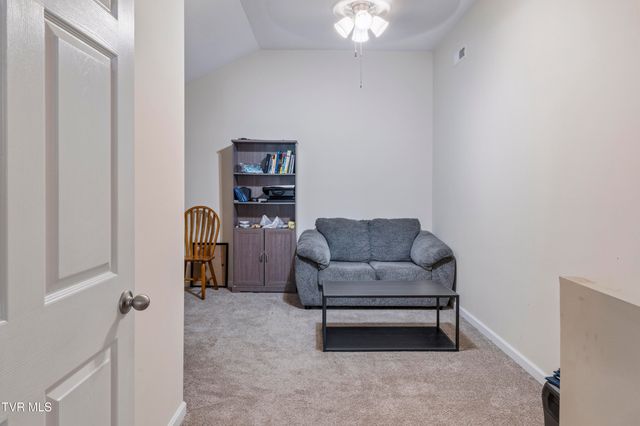 131 Olgia Lane, Johnson City, TN 37604