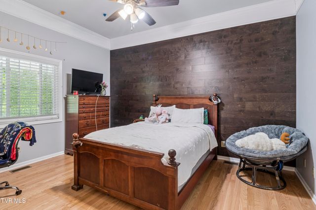 131 Olgia Lane, Johnson City, TN 37604