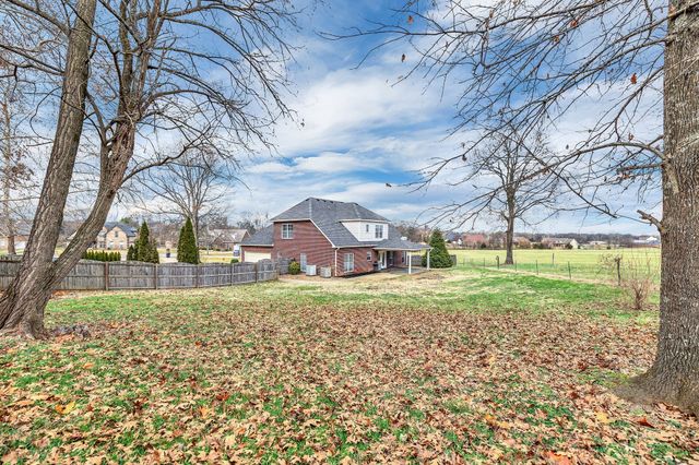 101 Nutcracker Ct, Eagleville, TN 37060