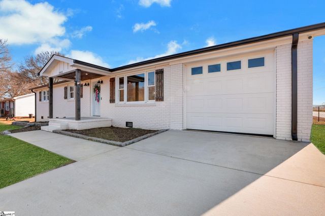 1411 Ballenger Road, Inman, SC 29385