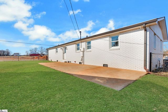 1411 Ballenger Road, Inman, SC 29385