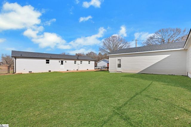 1411 Ballenger Road, Inman, SC 29385