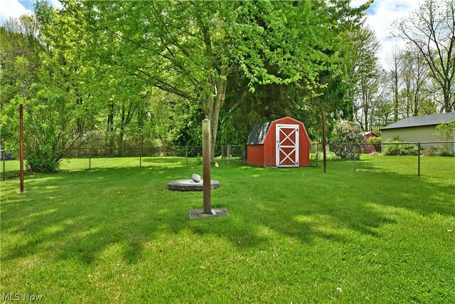 6610 Chestnut Ridge Road, Hubbard, OH 44425