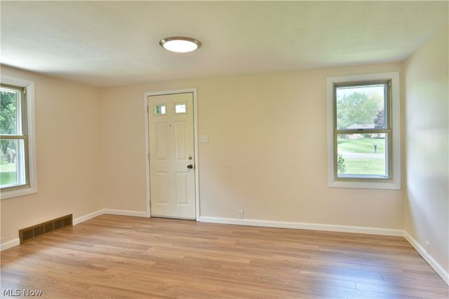 6610 Chestnut Ridge Road, Hubbard, OH 44425