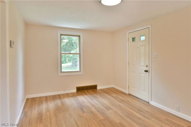 6610 Chestnut Ridge Road, Hubbard, OH 44425