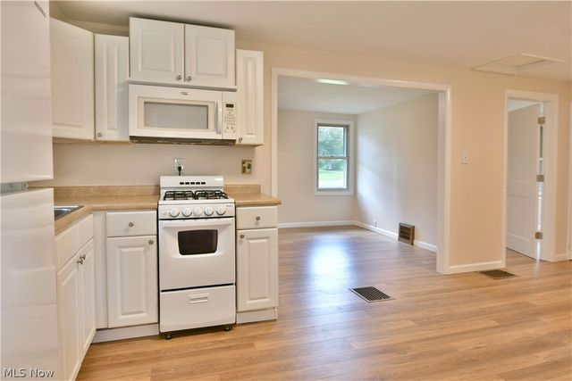 6610 Chestnut Ridge Road, Hubbard, OH 44425
