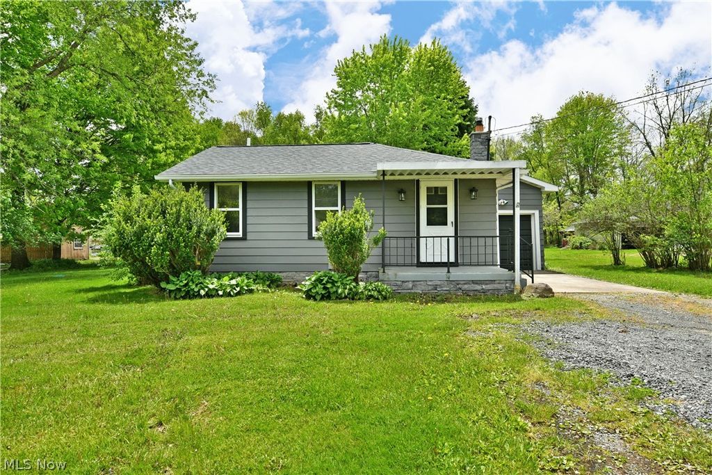 6610 Chestnut Ridge Road, Hubbard, OH 44425