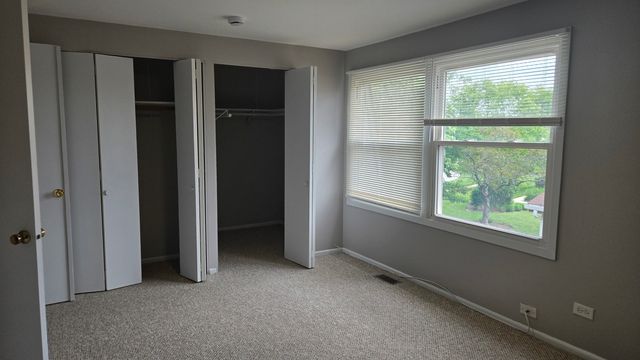 1688 Queensbury Circle 0, Hoffman Estates, IL 60169