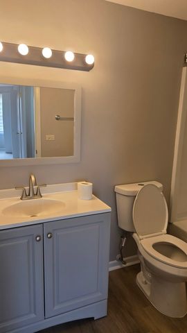1688 Queensbury Circle 0, Hoffman Estates, IL 60169