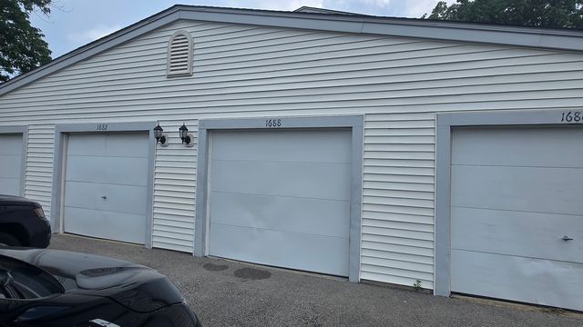 1688 Queensbury Circle 0, Hoffman Estates, IL 60169