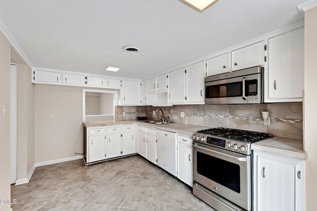 204 Tweed Circle, Cary, NC 27511