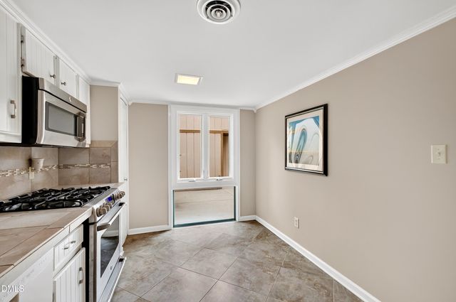 204 Tweed Circle, Cary, NC 27511