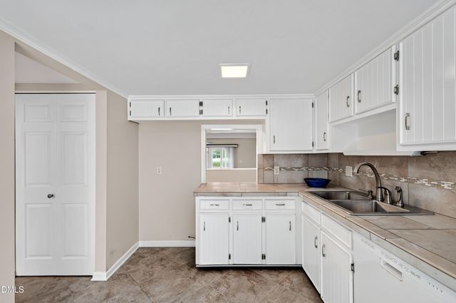 204 Tweed Circle, Cary, NC 27511
